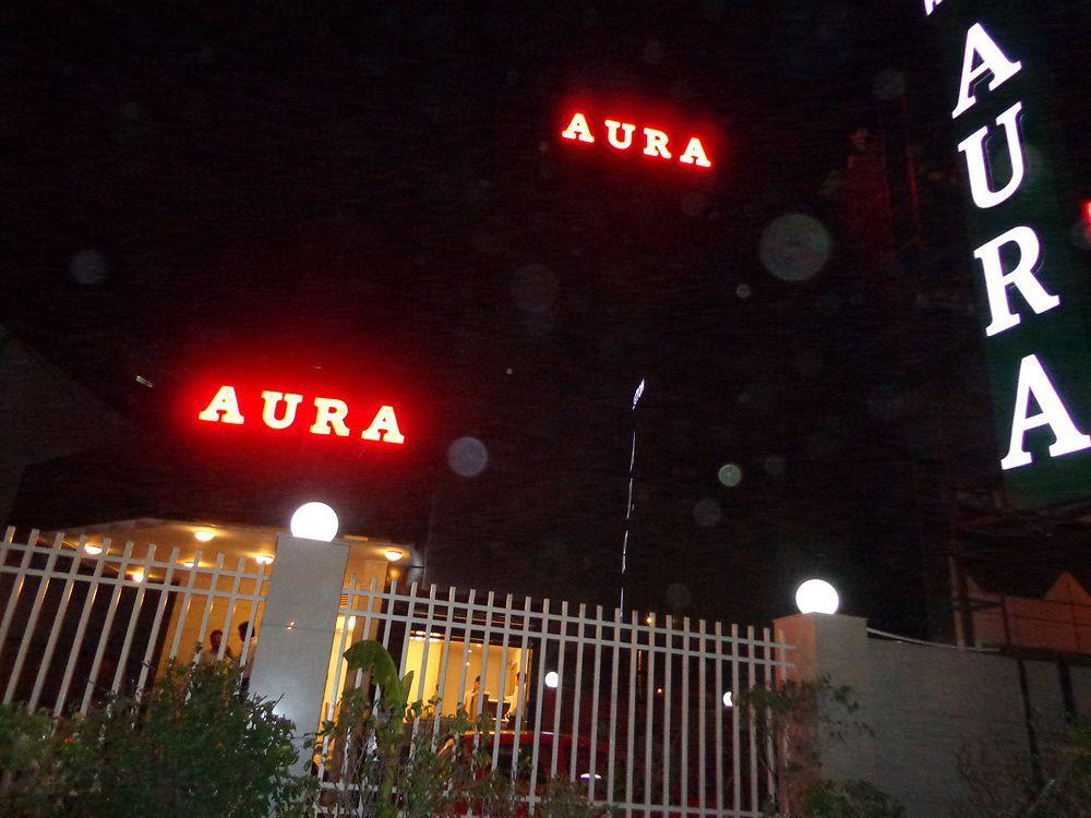 Hotel Aura @Airport New Delhi Eksteriør billede