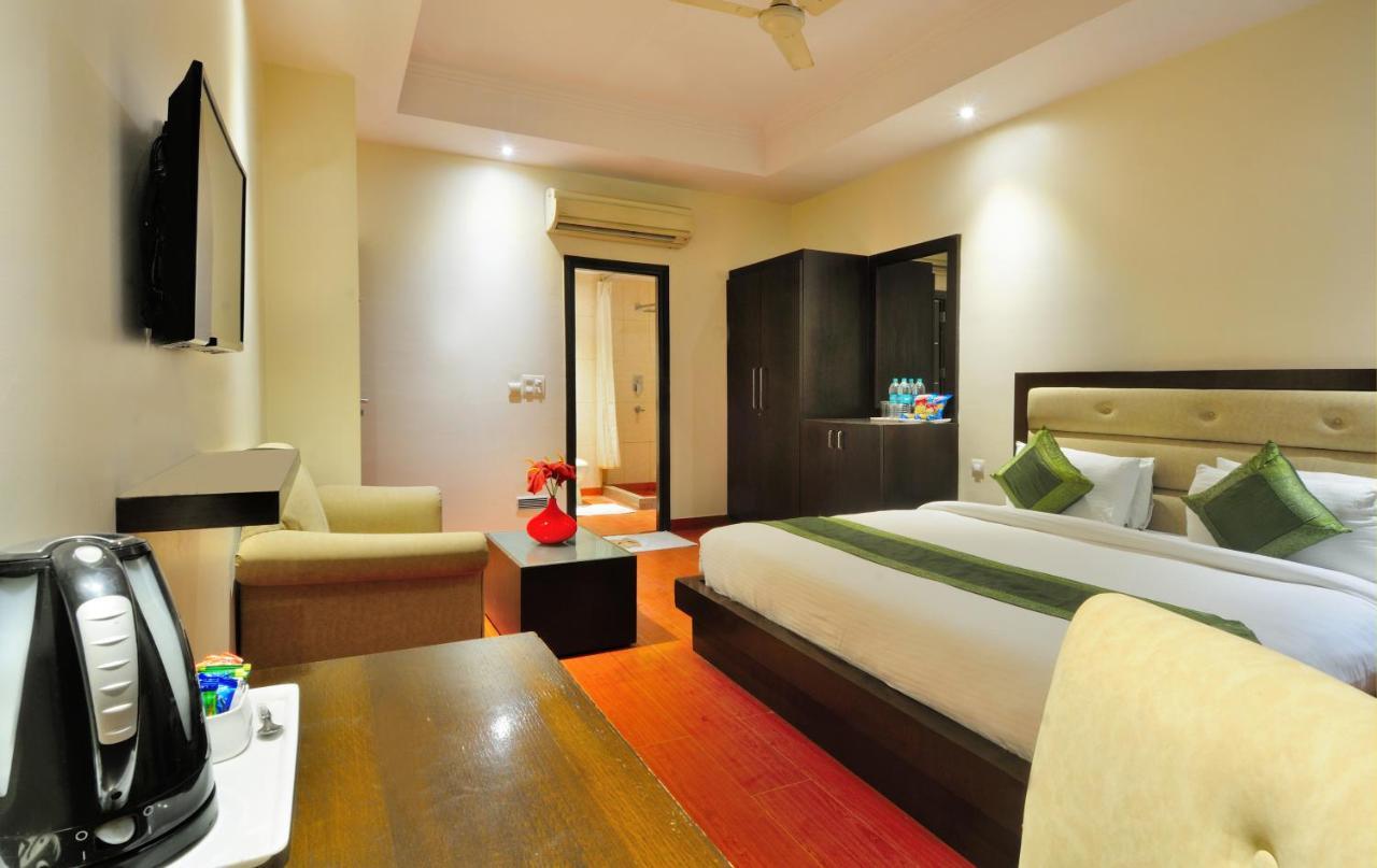 Hotel Aura @Airport New Delhi Eksteriør billede