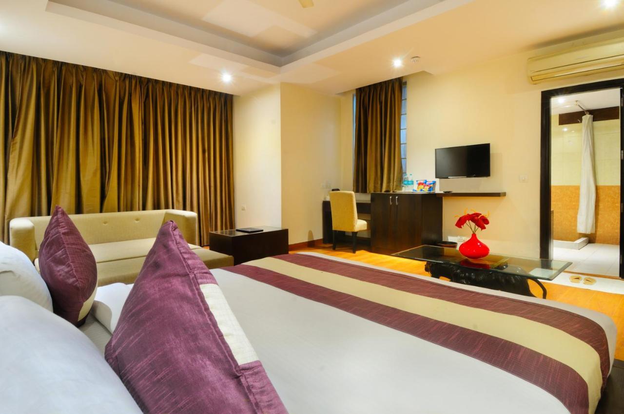 Hotel Aura @Airport New Delhi Eksteriør billede