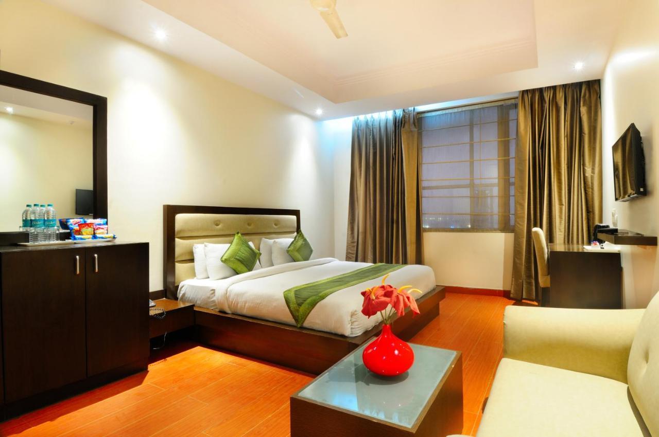 Hotel Aura @Airport New Delhi Eksteriør billede