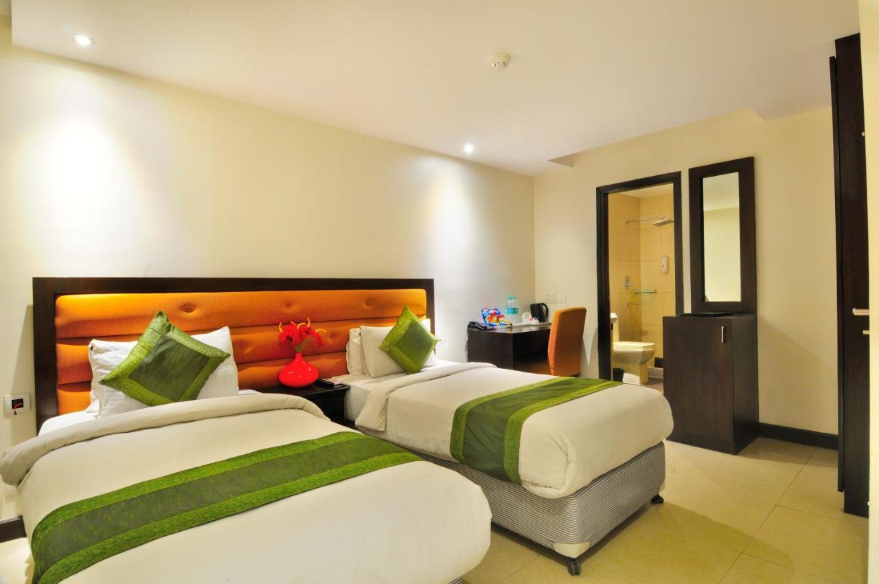 Hotel Aura @Airport New Delhi Eksteriør billede