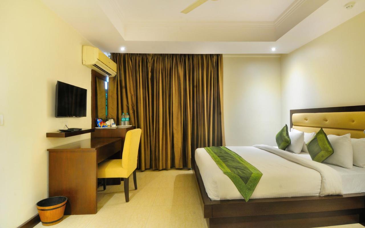 Hotel Aura @Airport New Delhi Eksteriør billede
